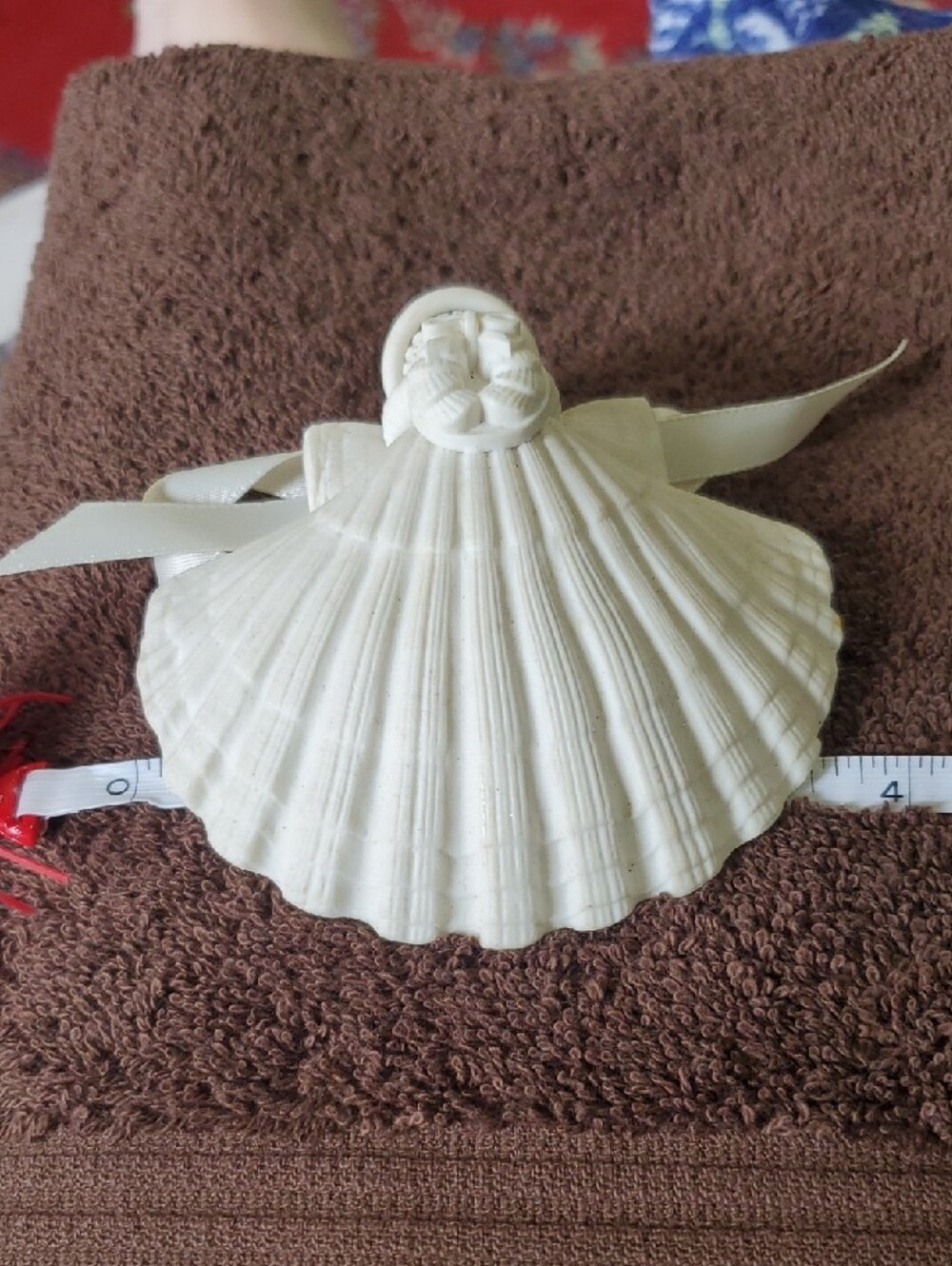 Margaret Furlong Shell Wreath Angel Ornament 1985 White Bisque RARE - Picture 6 of 6